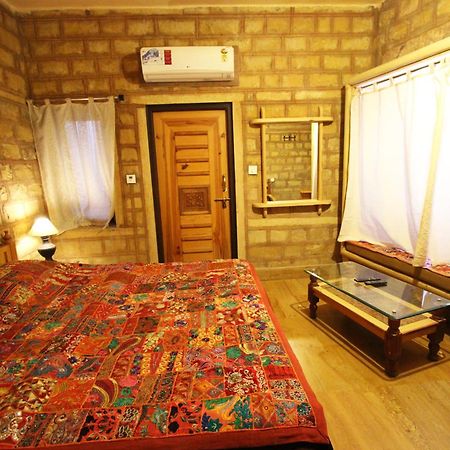 Hotel The Silk Route ジャイサルメール 部屋 写真