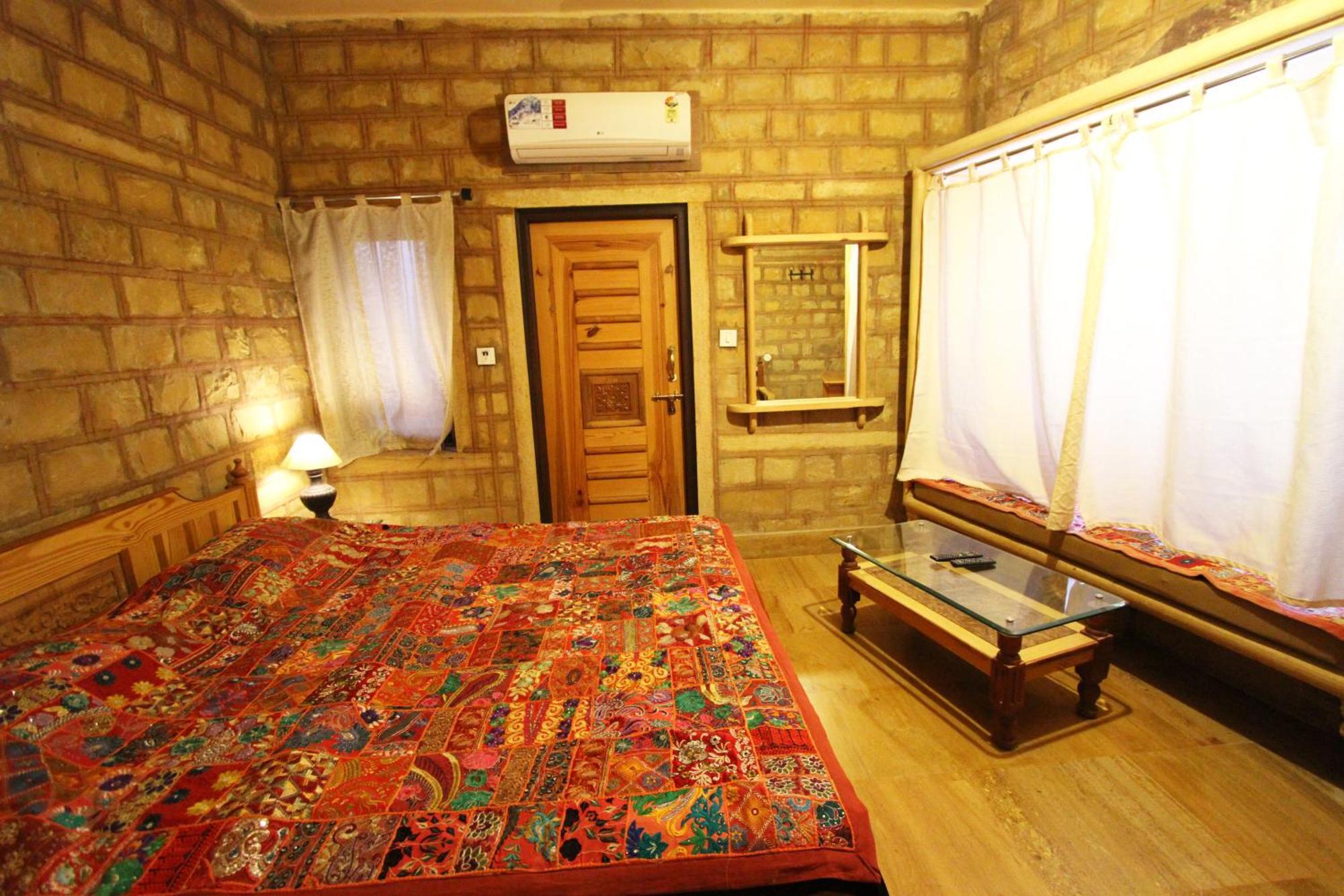 Hotel The Silk Route ジャイサルメール 部屋 写真